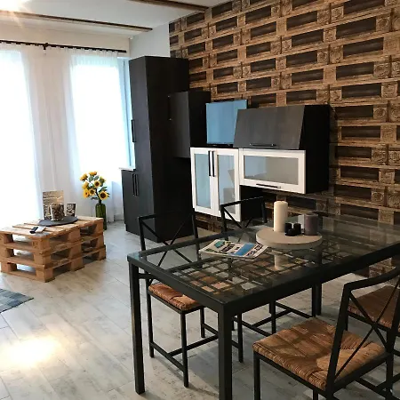 Platan Apartmanhaz Балатондьёрёк