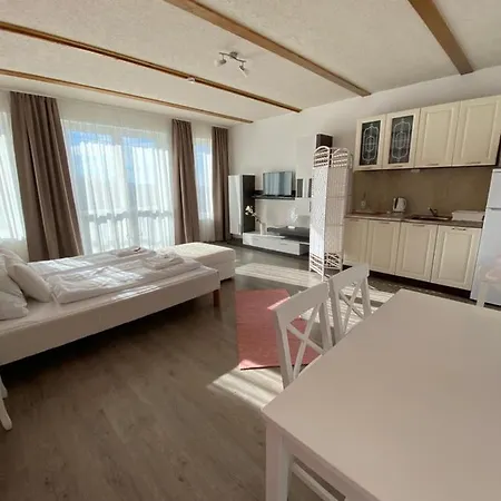 Platan Apartmanhaz *