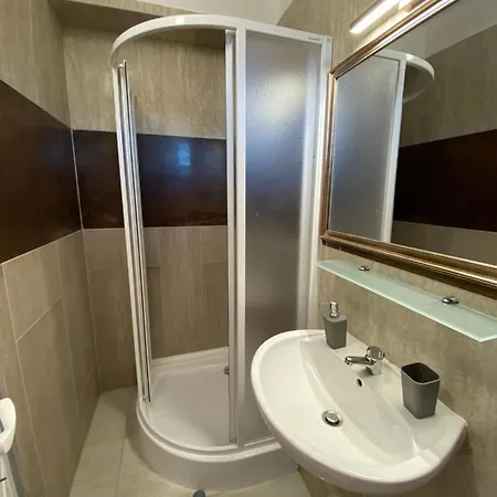 Platan Apartmanhaz 4* Balatongyörök