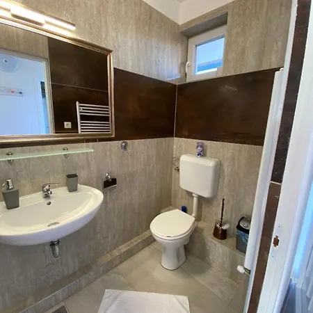 شقة فندقية Platan Apartmanhaz Balatongyörök