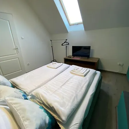 Platan Apartmanhaz 4*
