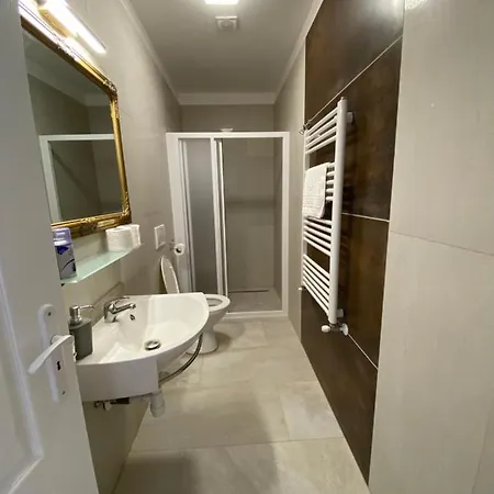 Platan Apartmanhaz شقة فندقية Balatongyörök