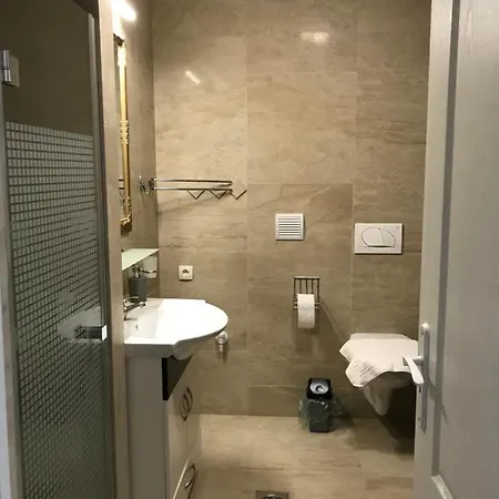 Platan Apartmanhaz 4*