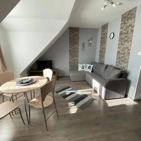Platan Apartmanhaz Балатондьёрёк