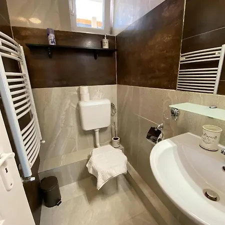 Platan Apartmanhaz 4* Balatongyörök