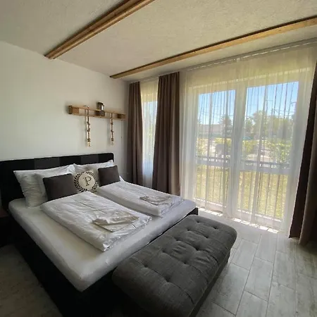 Hotel de apartamente Platan Apartmanhaz 4*