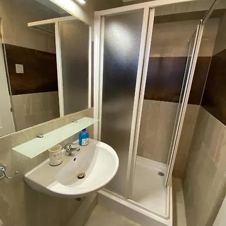 شقة فندقية Platan Apartmanhaz Balatongyörök