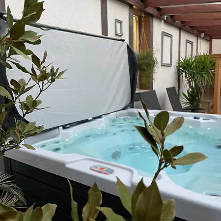 Platan Apartmanhaz 4* Balatongyörök