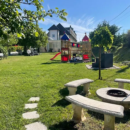 Platan Apartmanhaz 4* Balatongyorok