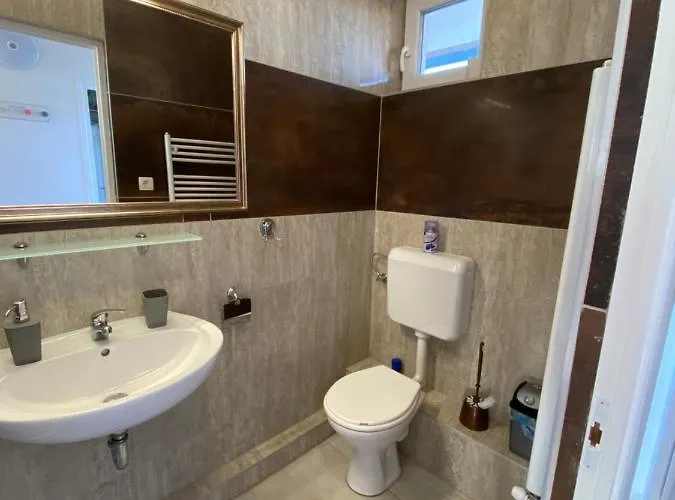 アパートホテル Platan Apartmanhaz Balatongyörök