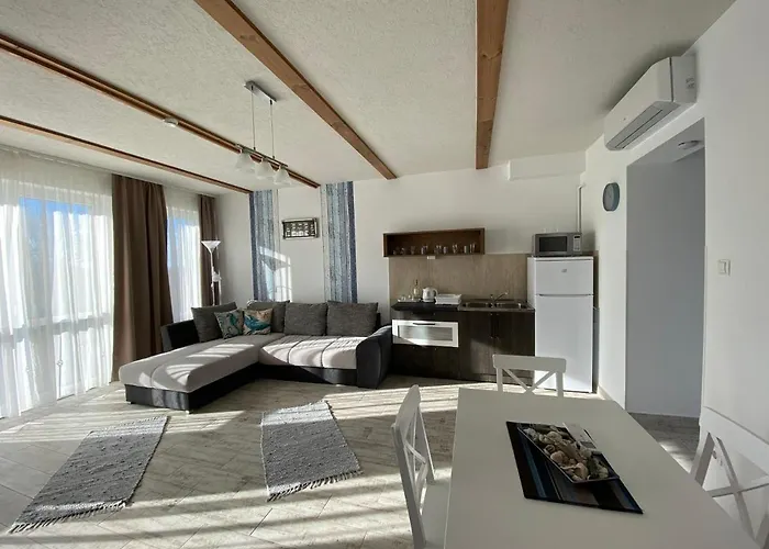 Platan Apartmanhaz アパートホテル