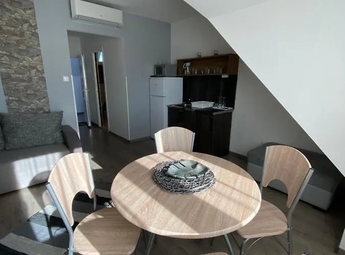 Platan Apartmanhaz Balatongyörök