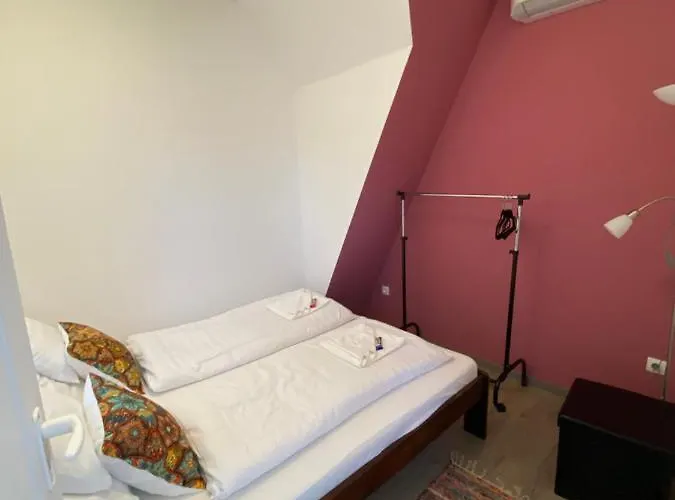 Platan Apartmanhaz アパートホテル 4*