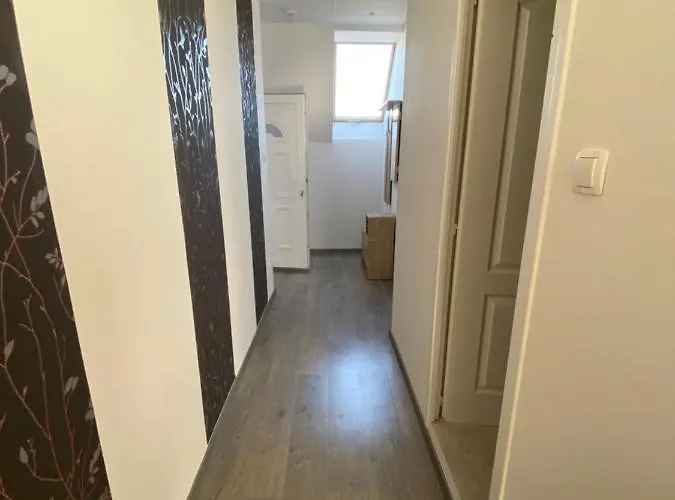 Platan Apartmanhaz アパートホテル Balatongyörök