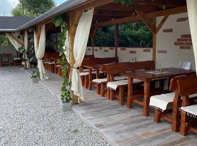 アパートホテル Platan Apartmanhaz Balatongyörök
